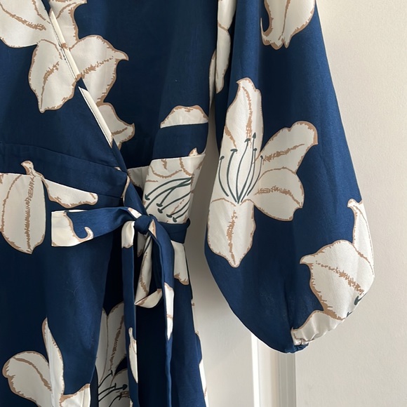 • Bohme Floral Wrap Dress • - Picture 3 of 6